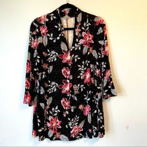 Avenue 14/16 three quarter sleeve floral top